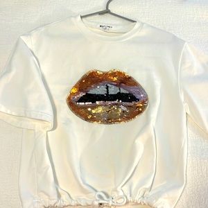Wild Honey, Sequin Gap-Teeth Smile, Short Sleeve Sweatshirt Size M